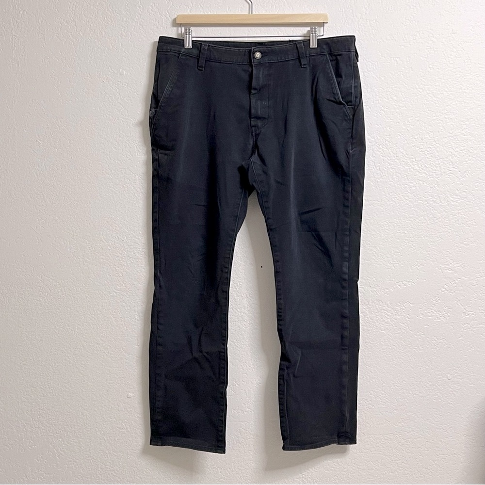 Levi’s Black Straight Leg Chinos,‎ Size 38x32